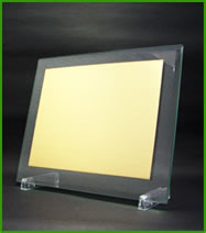個人の資格認定・免許状には、高級感のあるガラスプレートに金プレートを組み合わせたタイプがおすすめです。