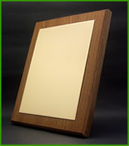 技術認定証には、木製楯に金プレートを組み合わせたタイプがおすすめです。